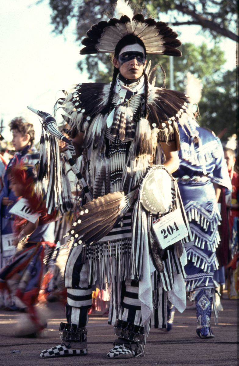 Native+American+Bustle+Construction Kiferwater.com/how To Make Native American Bustle | Kiferwater Dot Com